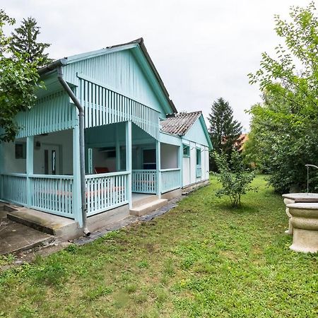 Penge Bungalók Balatonalmádi Eksteriør billede
